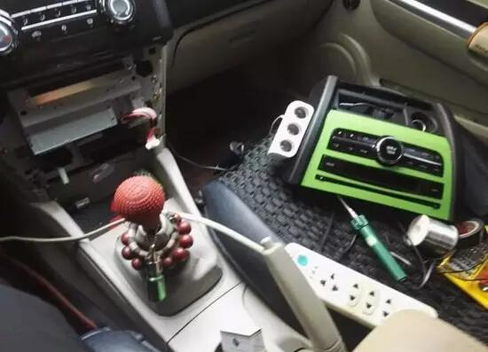 汽車保險絲到底在哪?如何知道其對應的用電設備?